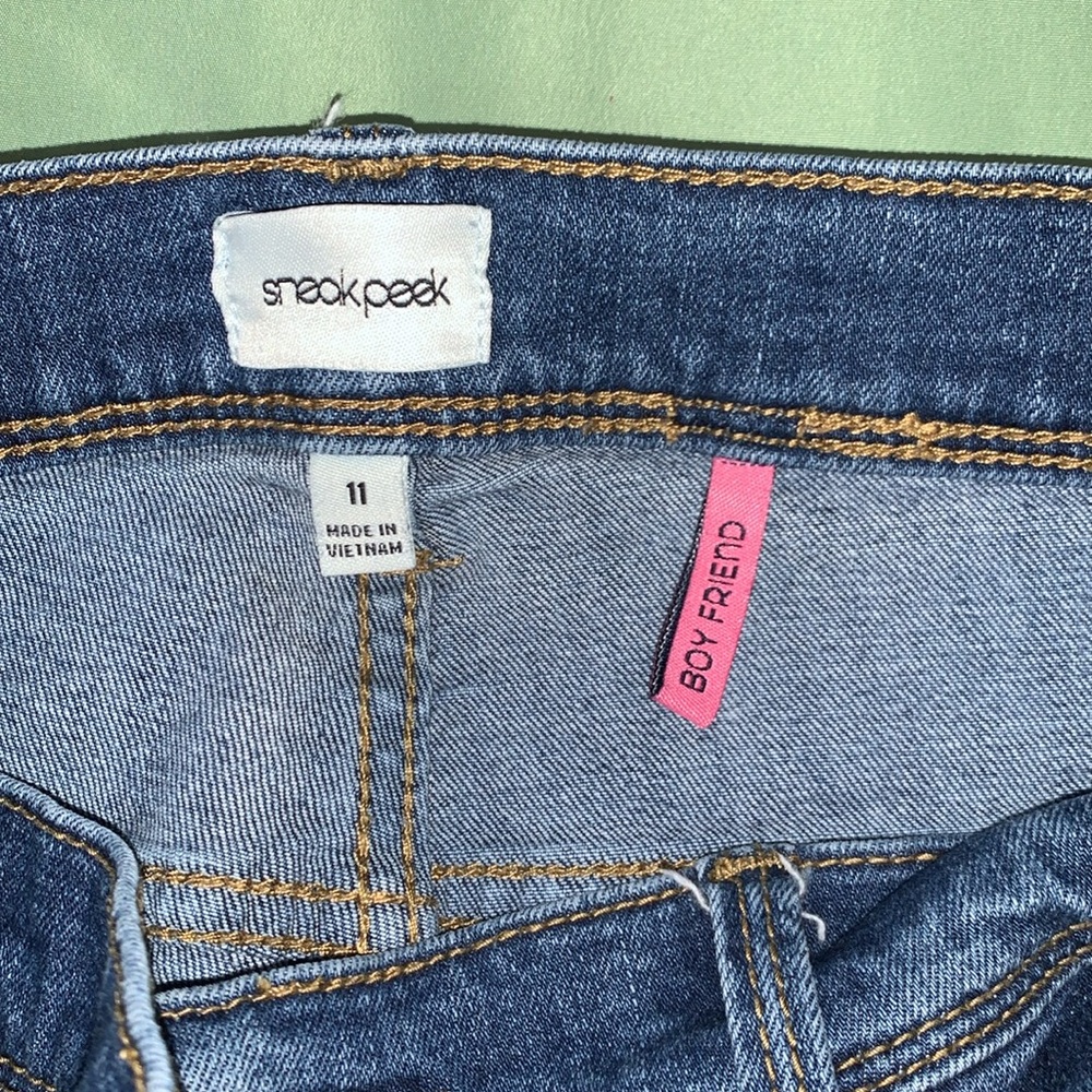 Sneak Peek Boyfriend Jeans - Picture 5 of 7
